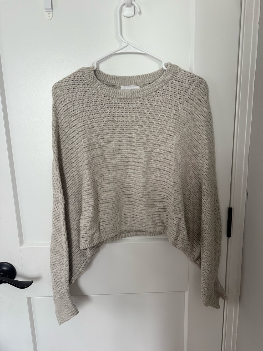 Line & Dot Women's Cropped Crewneck Sweater - Beige
